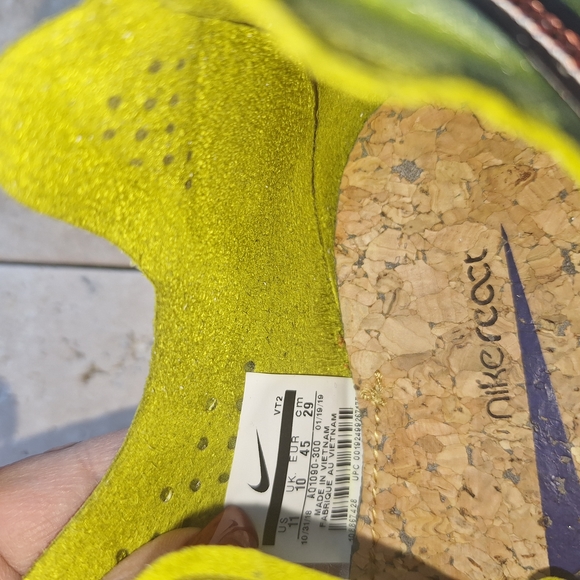 Nike Green and Blue Athletic Shoes - Picture 3 of 6